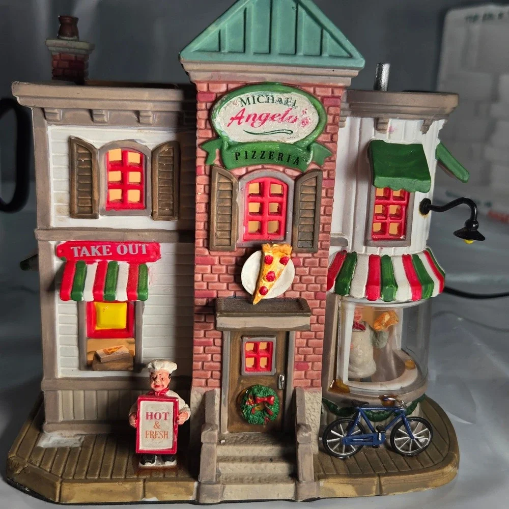 Carole Towne 2007 Michael Angelo's Pizzeria Christmas Village Light Up Building
